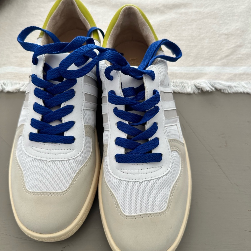 Mi.iM sneakers size 6.5